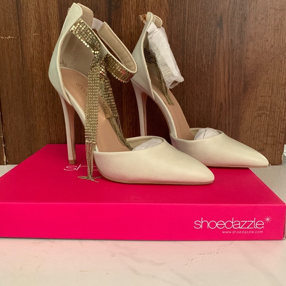 Shoedazzle - Picture 1 of 4